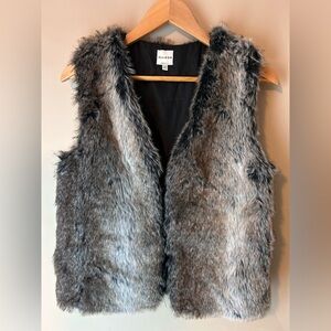 Ellison Faux Fur Vest Black/Gray With Front Closure Size S Party Y2K